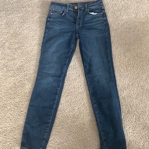 dark washed american eagle jeans-size 4 regular